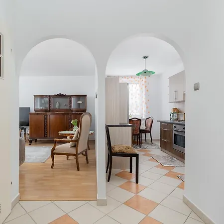 Appartamento Parkside By Bookinghost