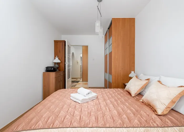 Parkside By Bookinghost * Szczecin