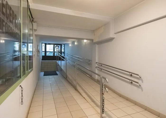 Apartman Parkside By Bookinghost